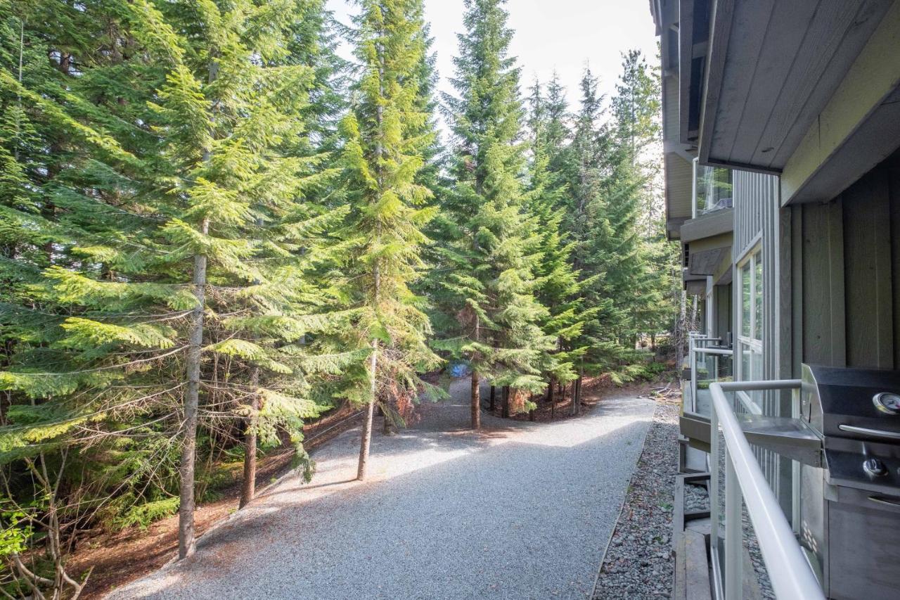 The Aspens By Outpost Whistler Villa Exterior photo